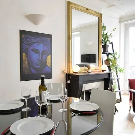 Parisian 2 Bedrooms Marais - Bastille Apartment *