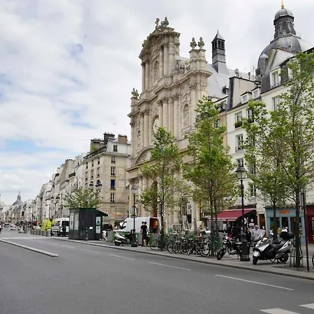 Parisian 2 Bedrooms Marais - Bastille Apartment